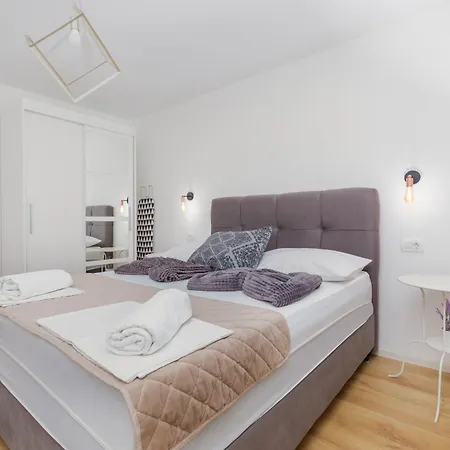 With Parking Space - 25278 Apartman Makarska